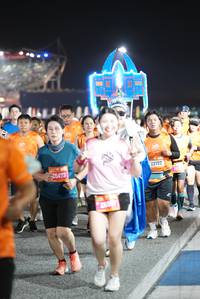 BIB: 26473, 26507, 23722
                            <button type="button" onclick="openModal(19608032)" class="btn btn-primary btn-sm float-right btn-popup" data-toggle="modal" data-target=".modal-high-quality">
                        <i class="fas fa-shopping-cart"></i> Add to Cart
                    </button>
                                            <button type="button" onclick="isThisMe(19608032, true)" class="btn btn-success btn-sm float-right btn-popup btn-isme hidden" data-toggle="tooltip" data-placement="bottom" title="นี่คือรูปของคุณใช่ไหม คลิกที่นี่เพื่อเอาเข้าอัลบั้ม">
                        <i class="fas fa-plus"></i> Add to album
                    </button>
                    <button type="button" onclick="isThisMe(19608032, false)" class="btn btn-warning btn-sm float-right btn-popup btn-isnotme hidden">
                        <i class="fas fa-ban"></i> Remove from album
                    </button>
